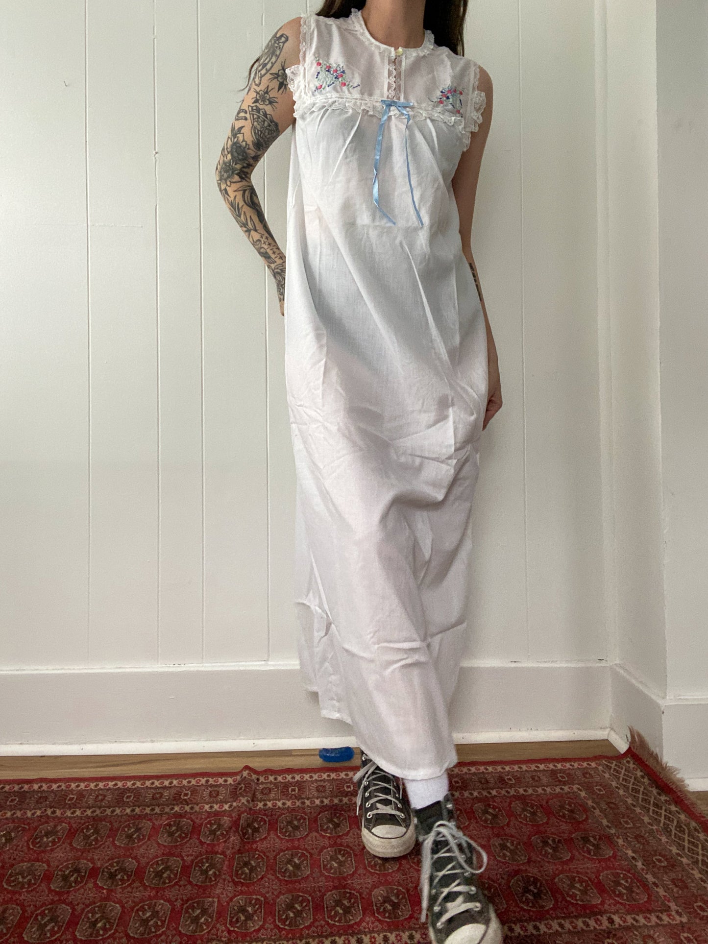 S 80s Vintage Sears Embroidered Night Gown