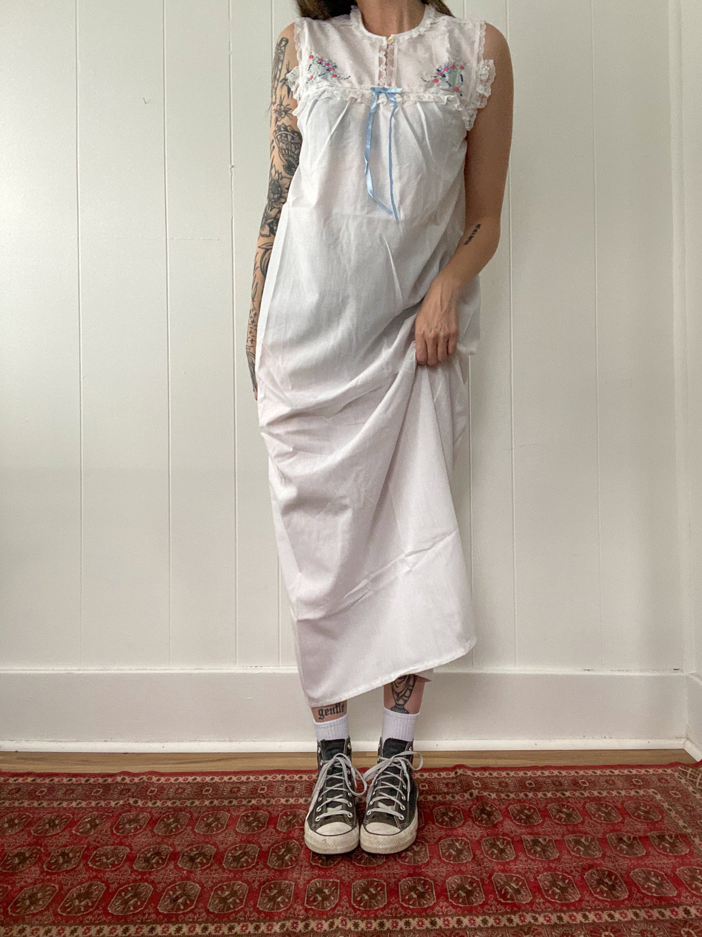 S 80s Vintage Sears Embroidered Night Gown