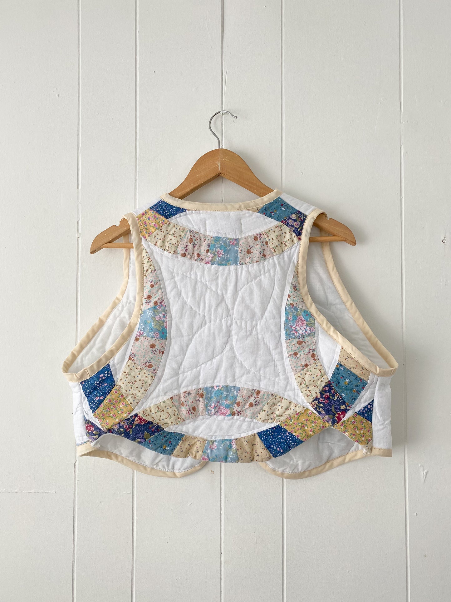 (XS/S) Upcycled Tie Front Quilt Vest