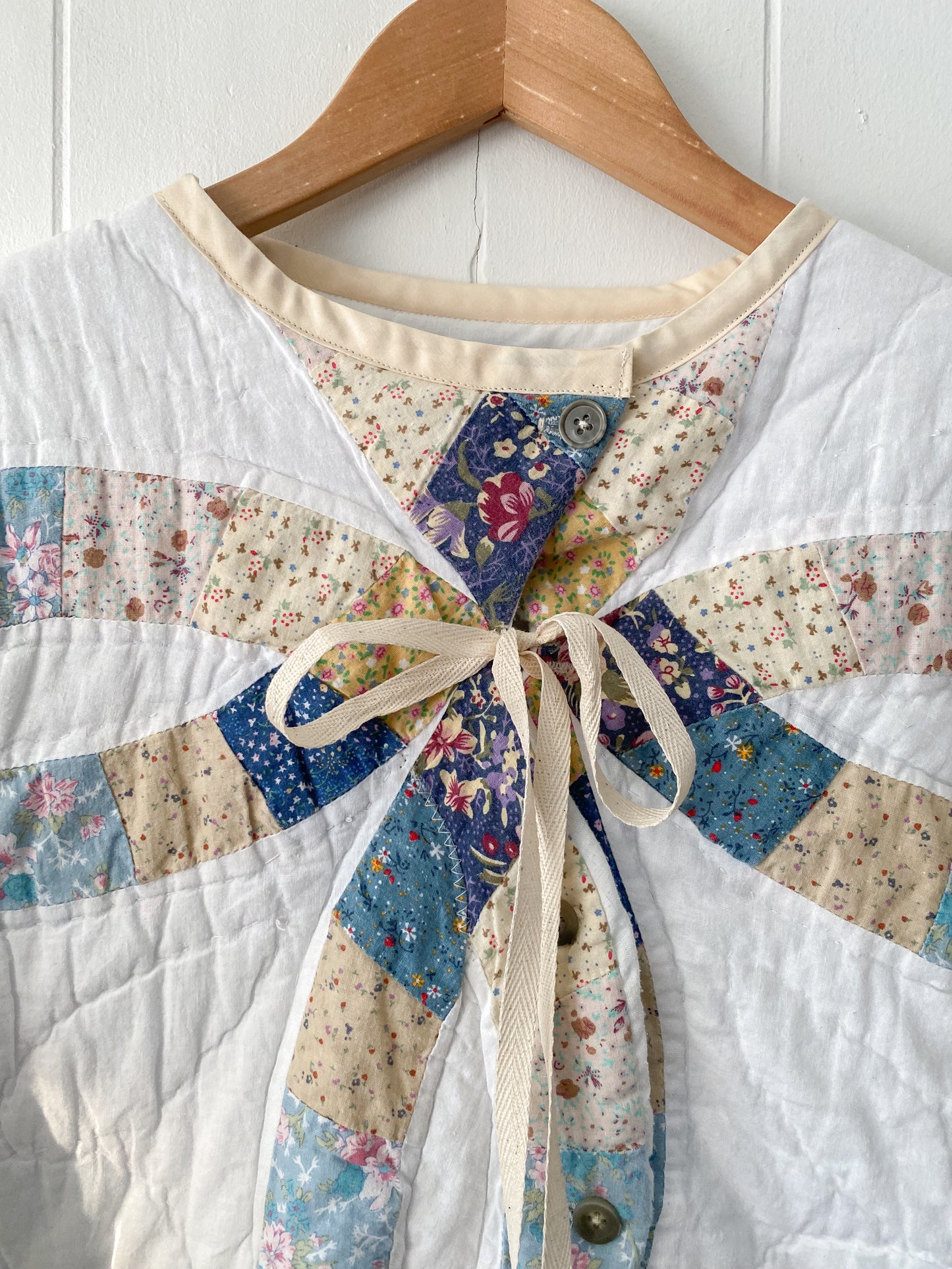 (S/M) Upcycled Vintage Quilt Jacket