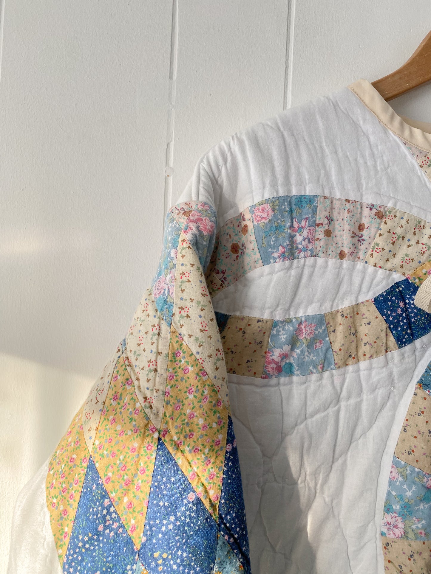(S/M) Upcycled Vintage Quilt Jacket