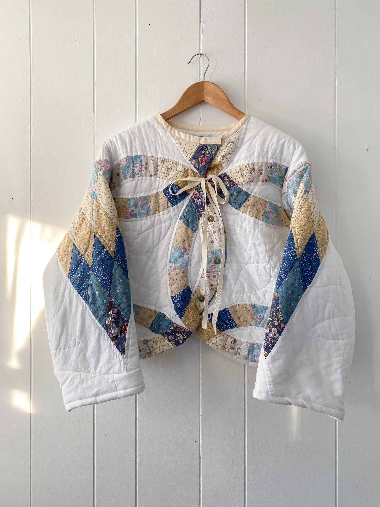 (S/M) Upcycled Vintage Quilt Jacket