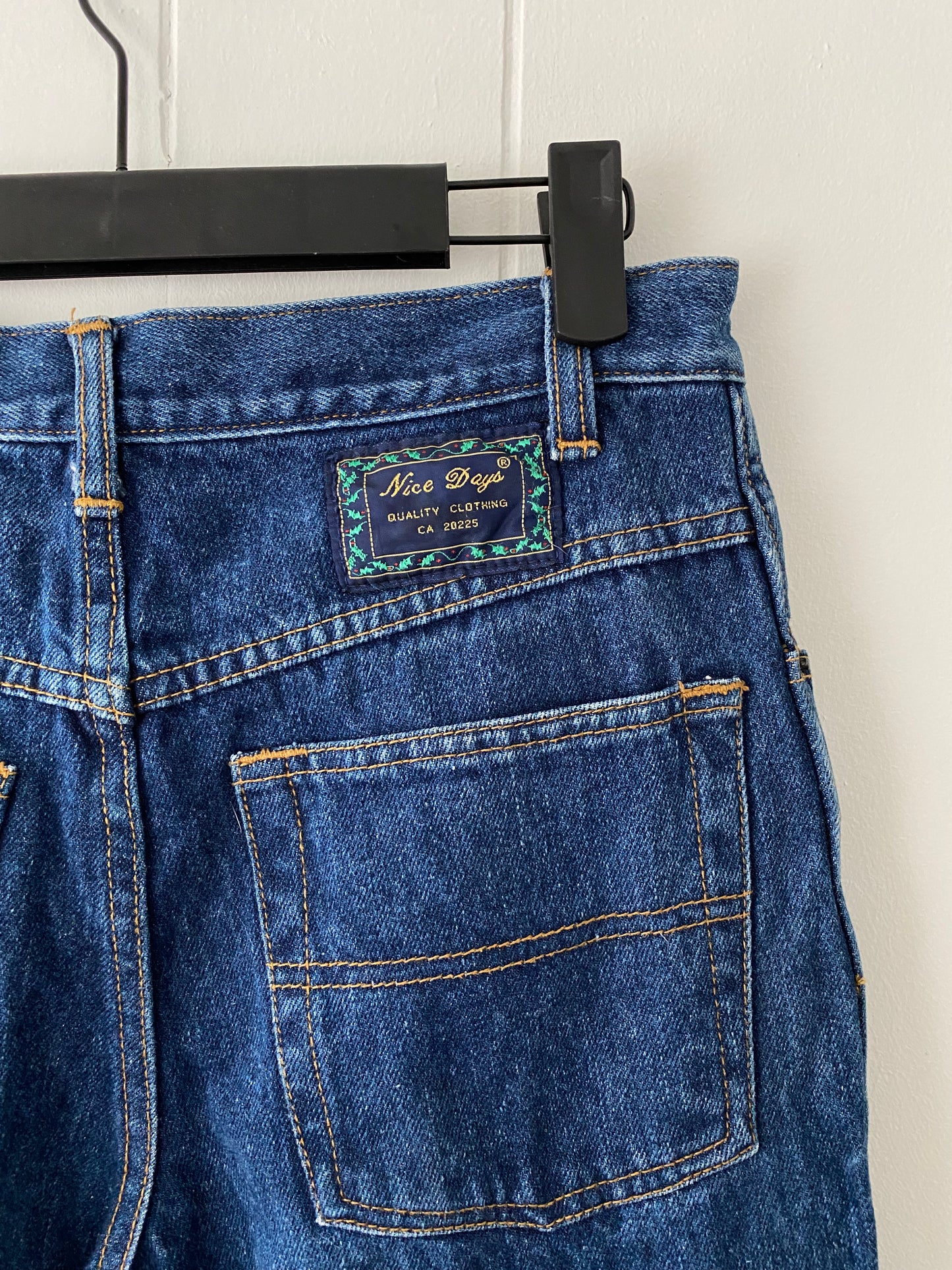 29"W Vintage Jeans (Narrow Hips)