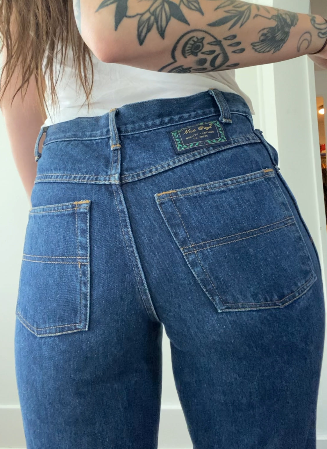 29"W Vintage Jeans (Narrow Hips)