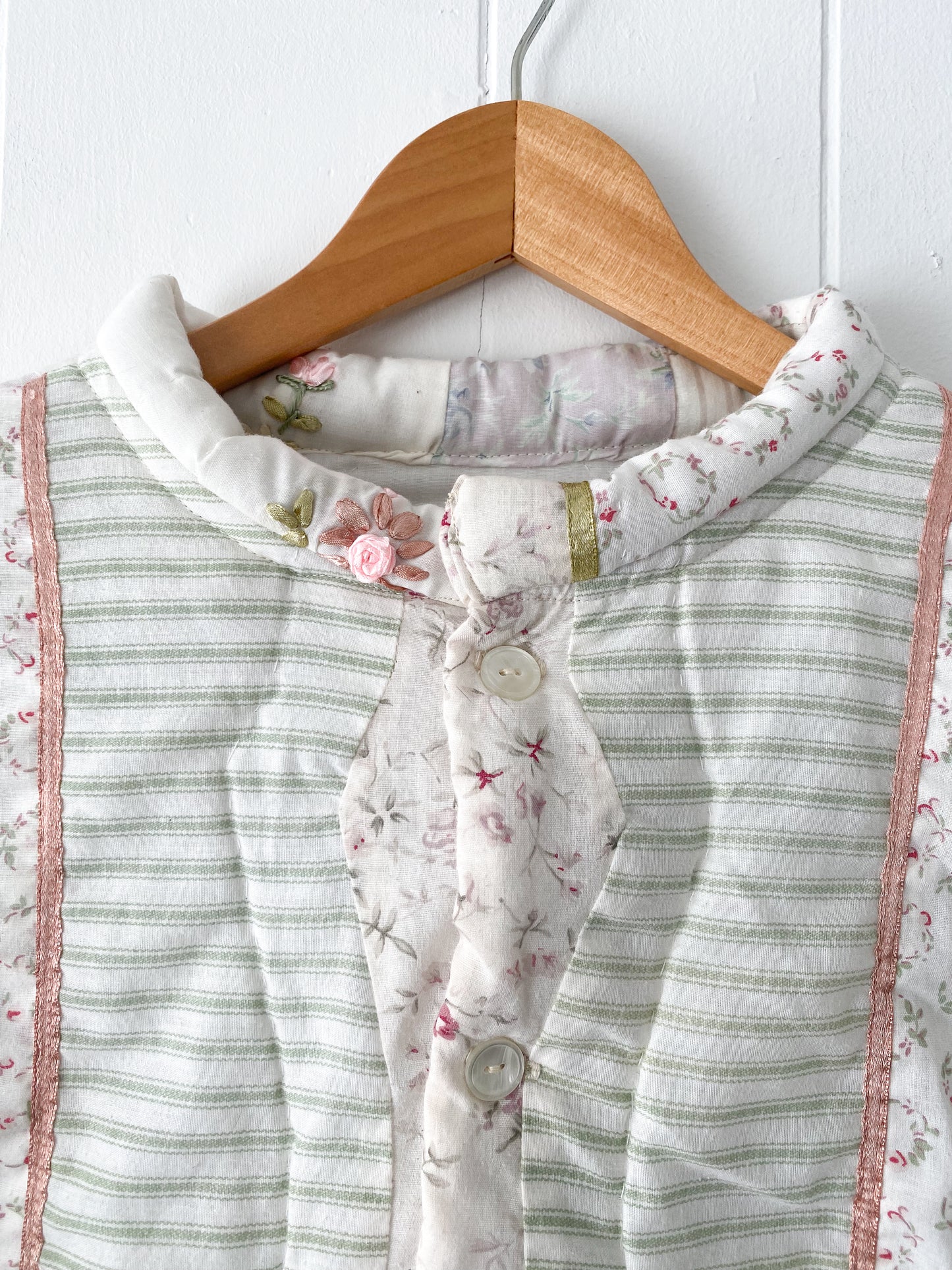 (S/M) Upcycled Vintage Quilt Jacket