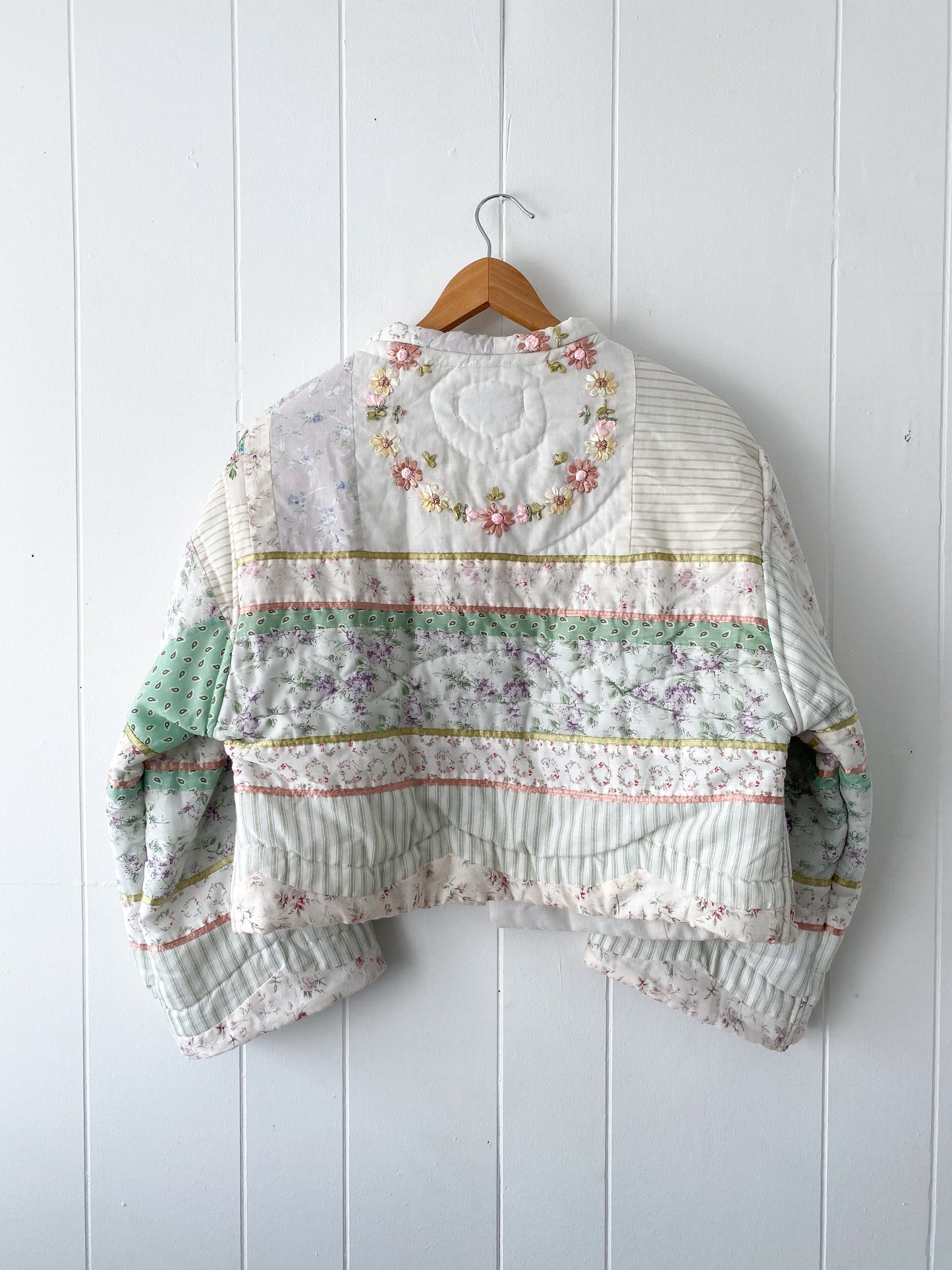 (S/M) Upcycled Vintage Quilt Jacket
