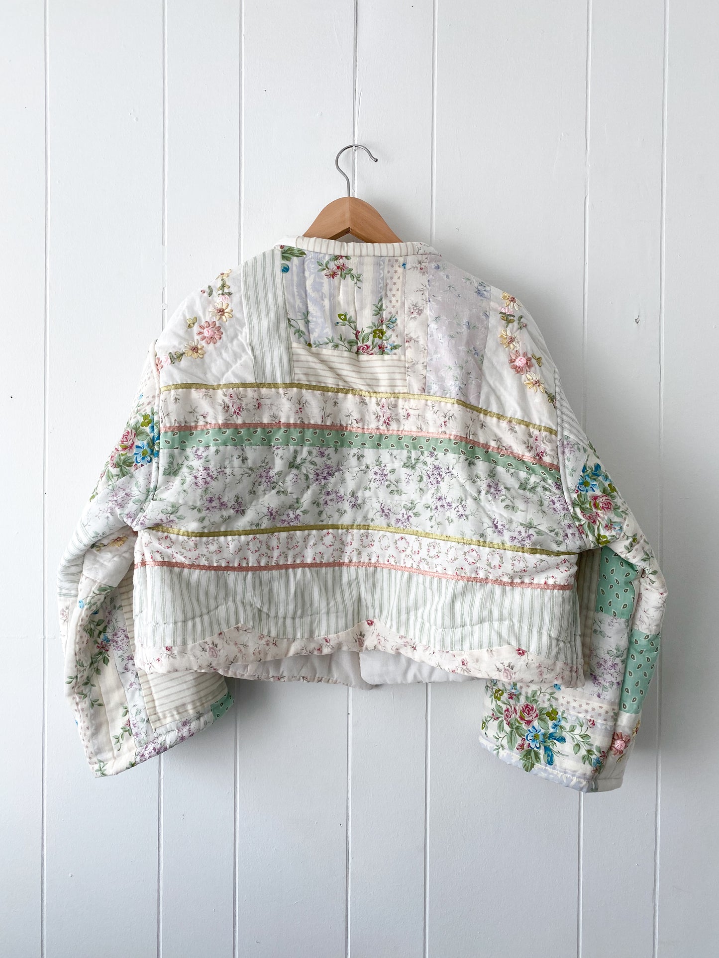 (M/L) Upcycled Vintage Quilt Jacket