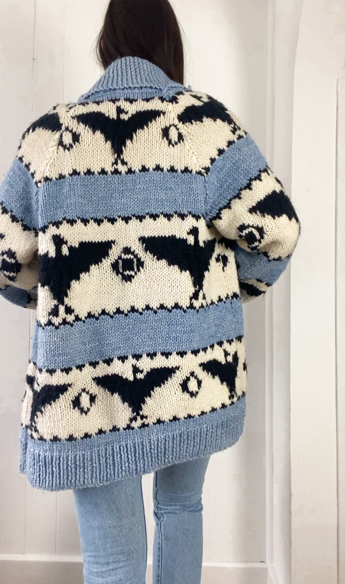 M/L 1980s Hand Knit Cardigan
