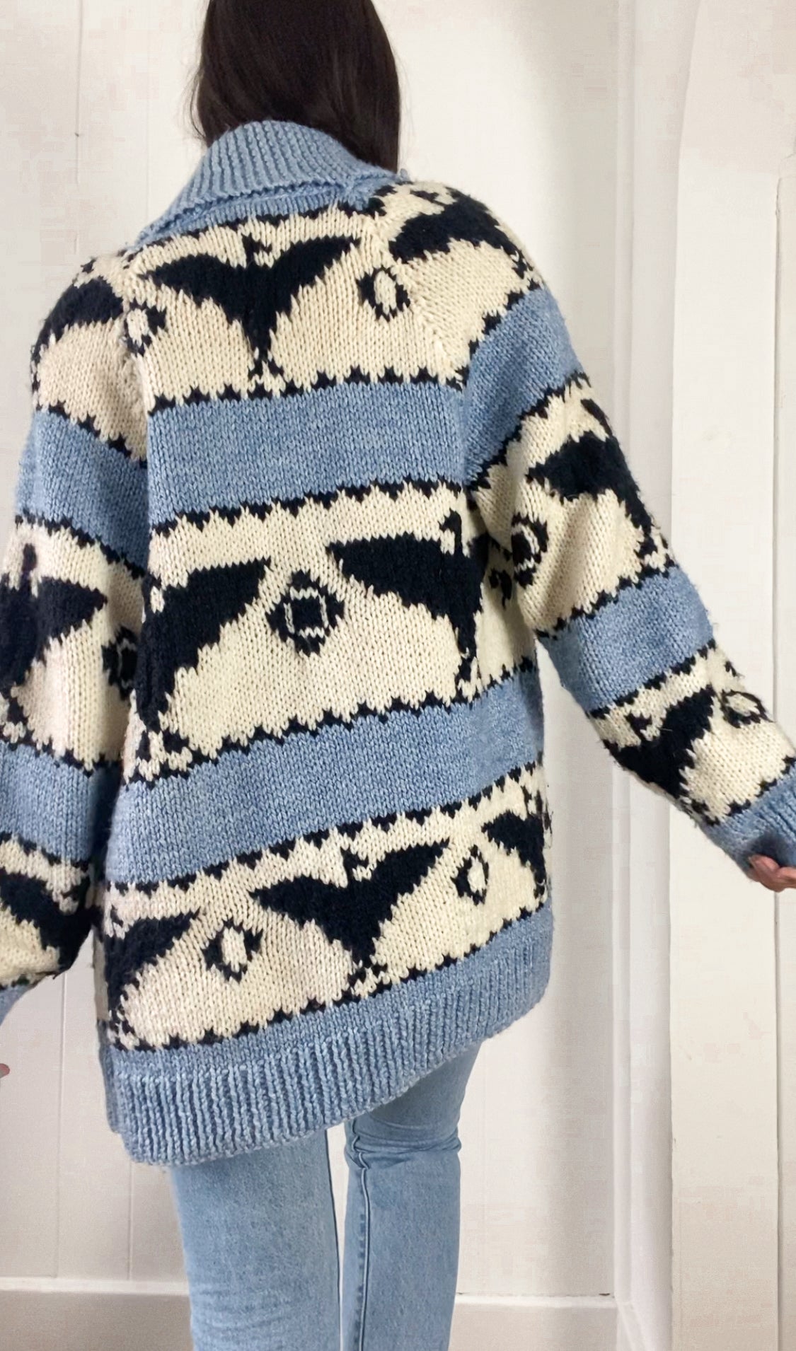 M/L 1980s Hand Knit Cardigan