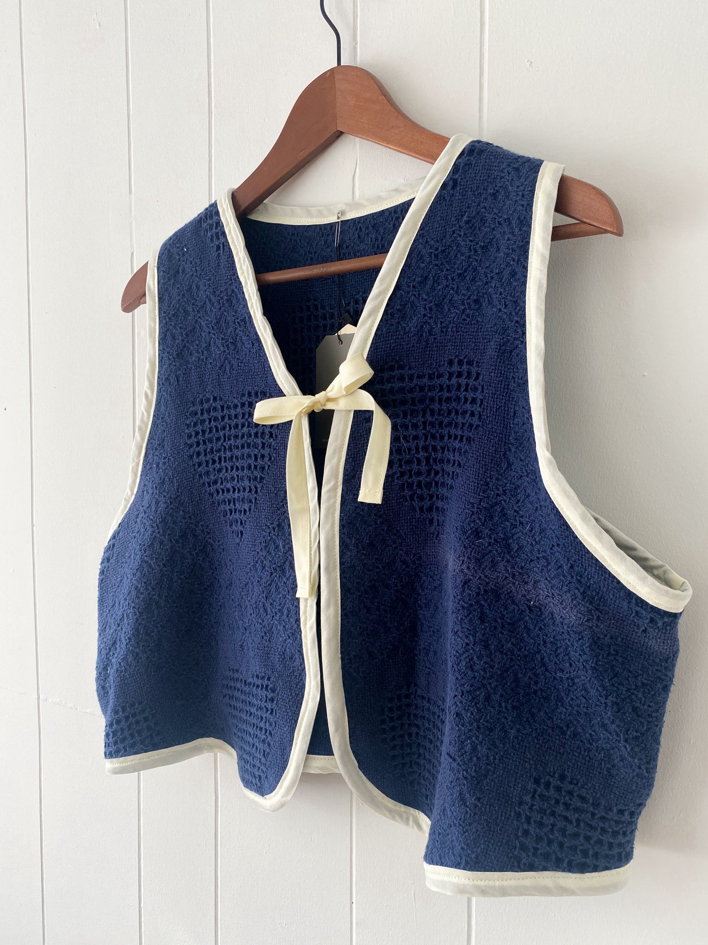 M-M/L Upcycled Tie Front Navy Hearts Vest