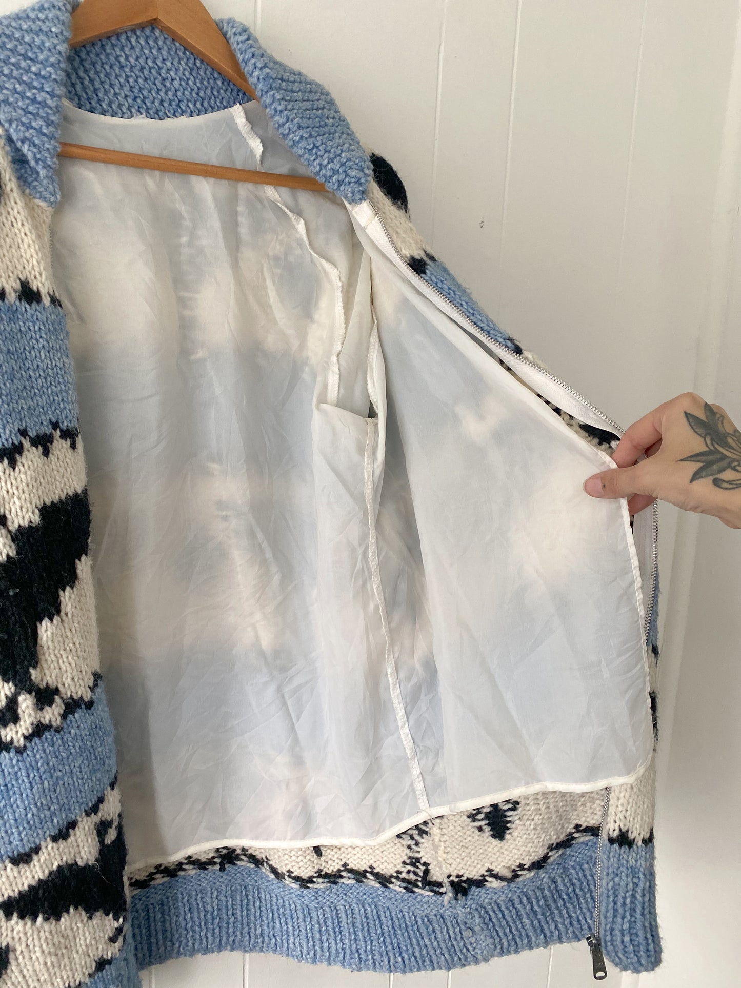 M/L 1980s Hand Knit Cardigan