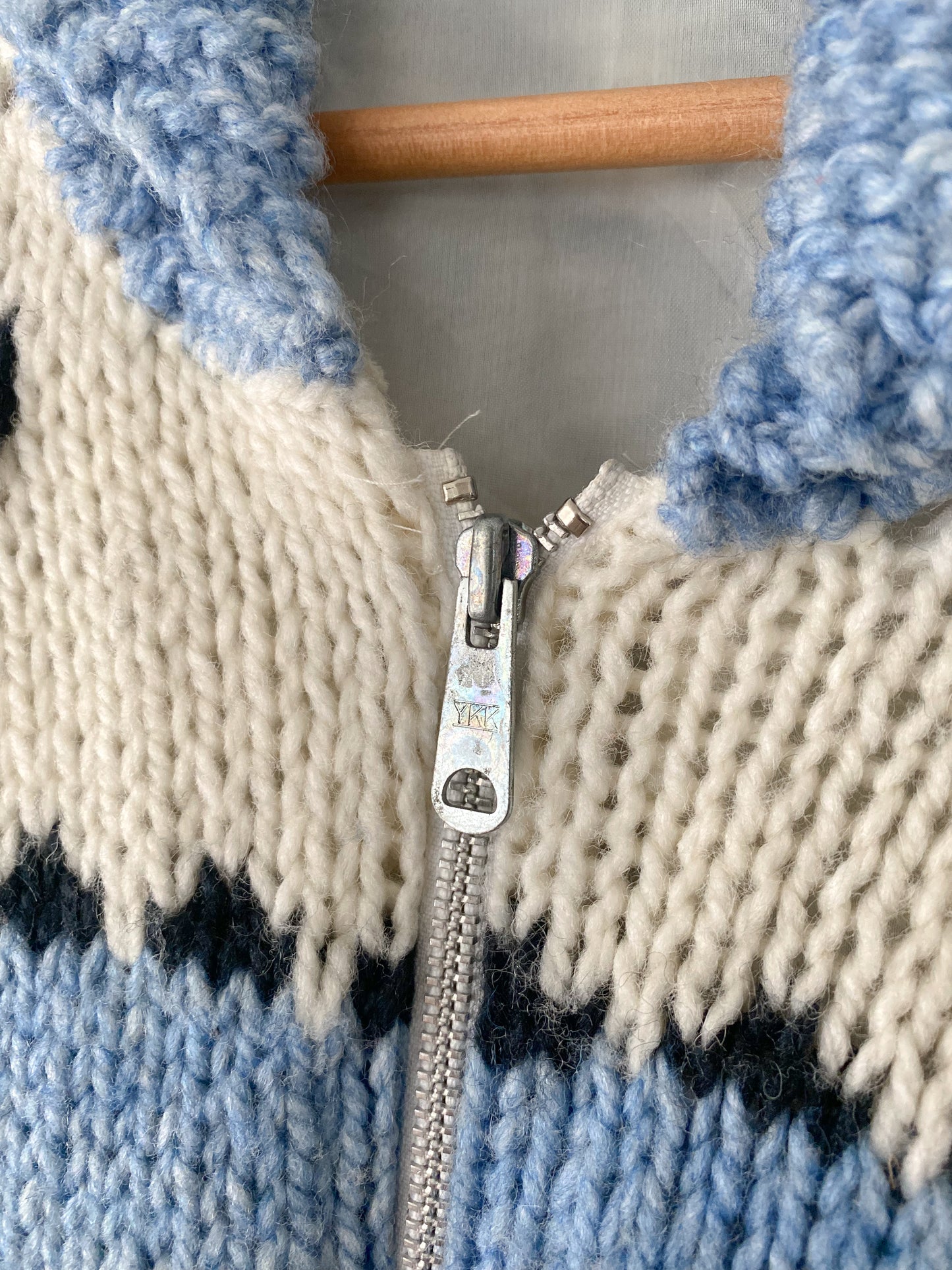 M/L 1980s Hand Knit Cardigan