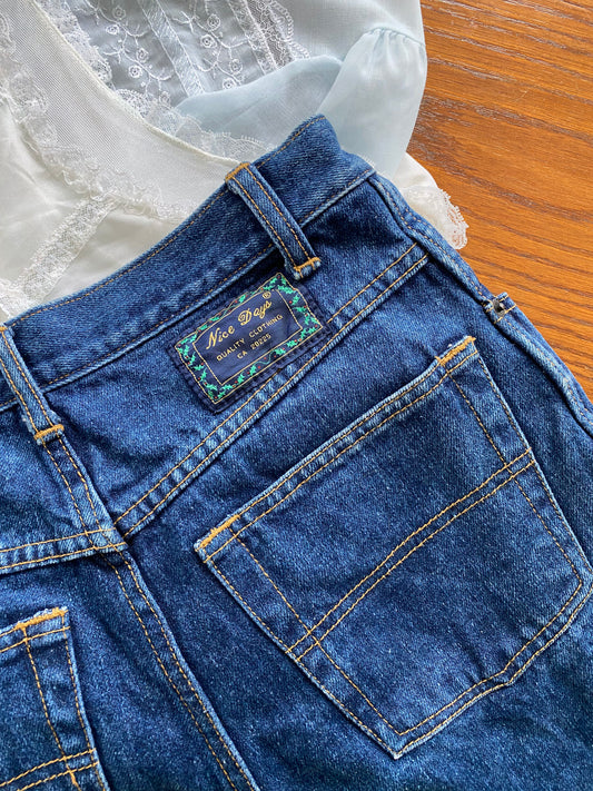 29"W Vintage Jeans (Narrow Hips)
