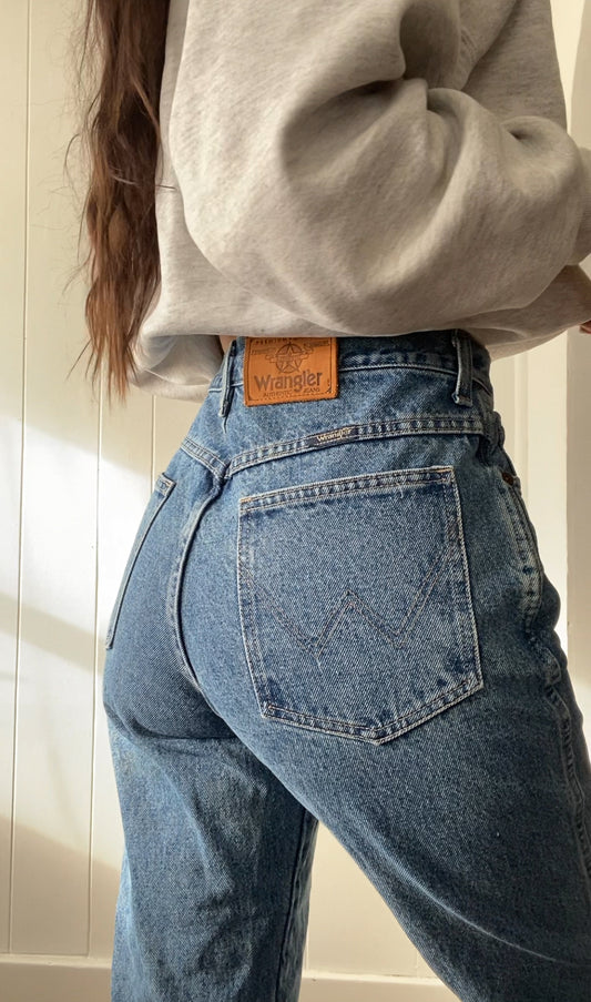 30.5"W Wrangler High Rise Jeans